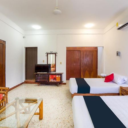 Hotel Adelita Zihuatanejo Dış mekan fotoğraf