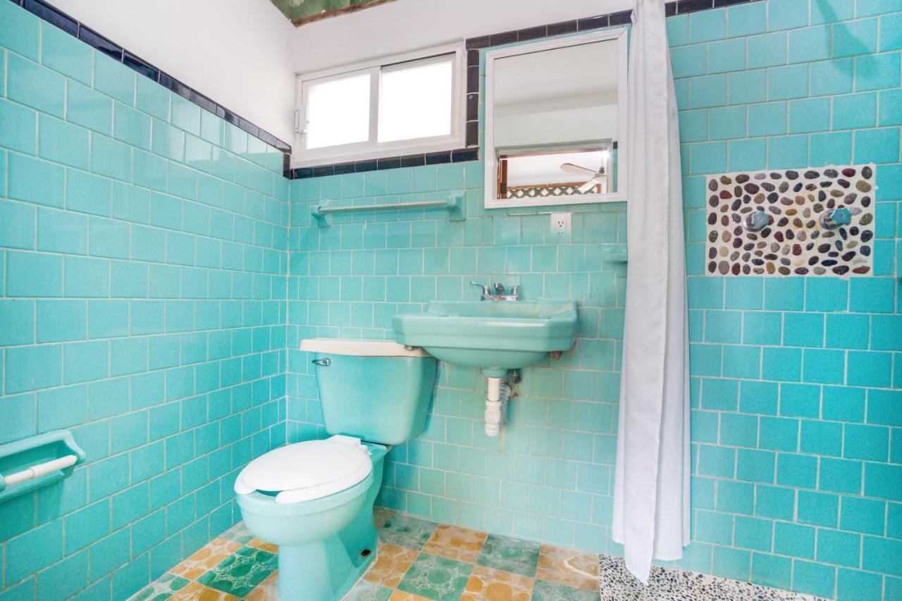 Hotel Adelita Zihuatanejo Dış mekan fotoğraf
