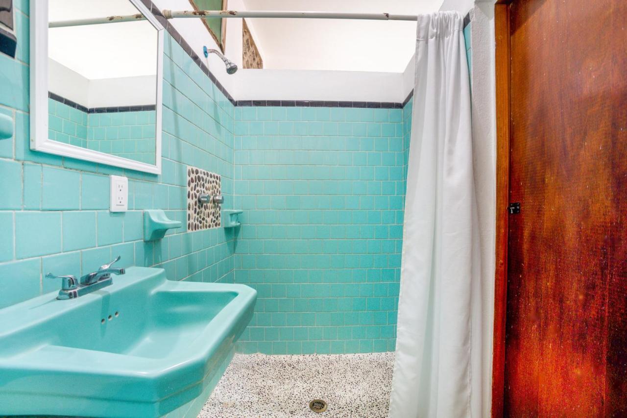 Hotel Adelita Zihuatanejo Dış mekan fotoğraf