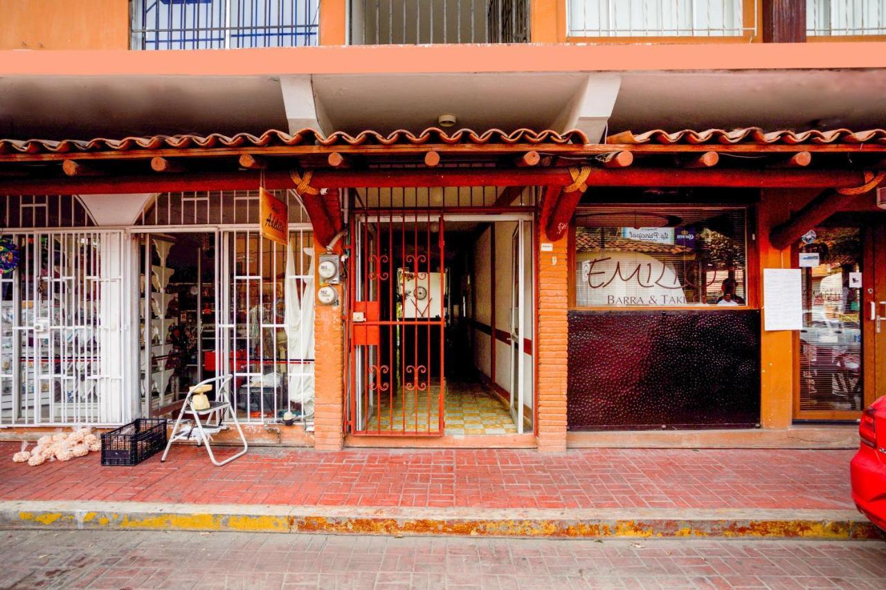 Hotel Adelita Zihuatanejo Dış mekan fotoğraf